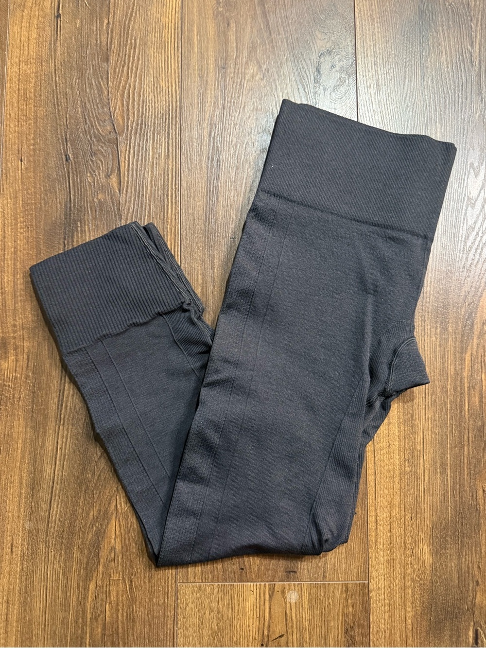 Lululemon Size 8 Compression Crop Leggings Charcoal Gray Seamless High Rise - Picture 8 of 8